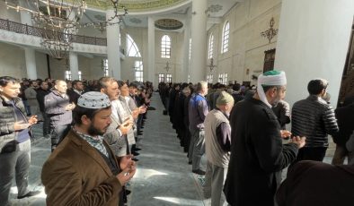 Şanlıurfa’da kuraklığa karşı camilerde yağmur duası edildi