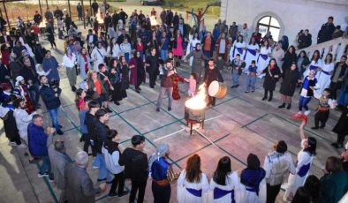 Bağlar’da Serê Salê coşkusu: Yüzlerce kişi yeni yılı kutladı