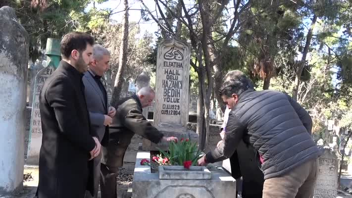 Sıra gecelerinin unutulmaz sesi Kazancı Bedih, mezarı başında anıldı