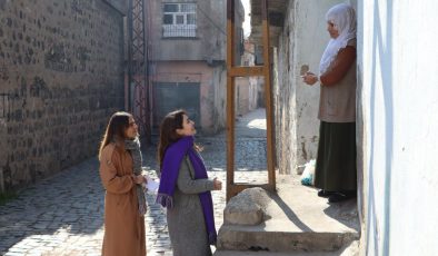 Sur’da mahalle sorunları için Eş Başkan’dan önemli ziyaret
