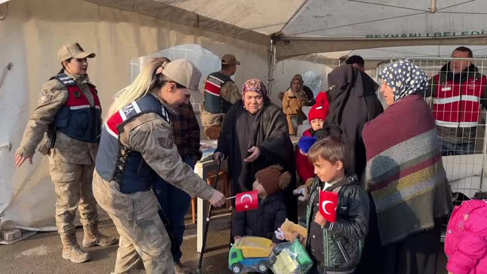 Suriyeliler ülkelerine dönüyor: Hatay sınır kapılarında yoğunluk