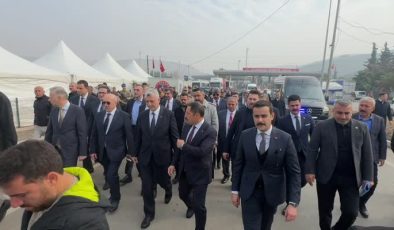 Ticaret Bakanı Ömer Bolat, Cilvegözü Sınır Kapısı’nda incelemelerde bulundu