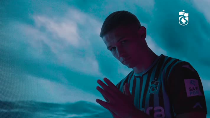 Trabzonspor, kadrosuna kattığı Danylo Sikan için imza töreni düzenledi