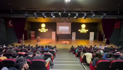 Türkiye’nin ilk astronotu Alper Gezeravcı, Düzce’de gençlerle buluştu