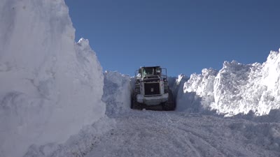 Hakkari’de “Kar Kaplanları” üs bölgelerine ulaşım için seferber