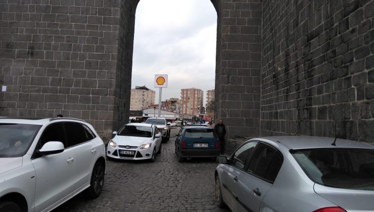 Urfa Kapı’daki trafik sorunu büyüyor