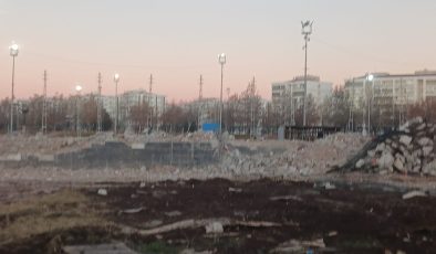 Nevroz Platformu yıkıldı, enkazı kaldı