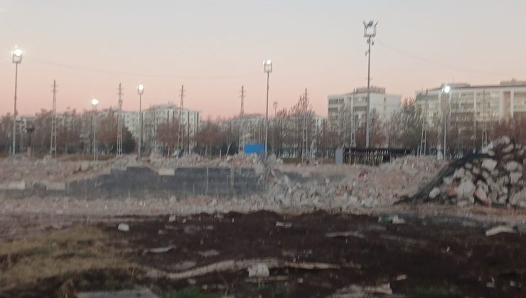 Nevroz Platformu yıkıldı, enkazı kaldı