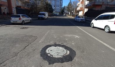 Kayapınar’da Çöken Kanalizasyon Kapağı Onarıldı