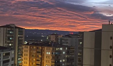 Diyarbakır’da Gökyüzü Kızıla Boyandı: Büyüleyici Gün Batımı