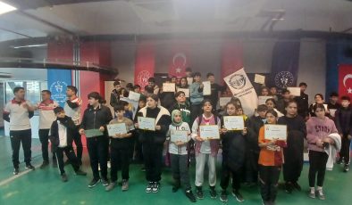 Diyarbakır’da Floor Curling Heyecanı: Genç Yetenekler Kıyasıya Yarıştı