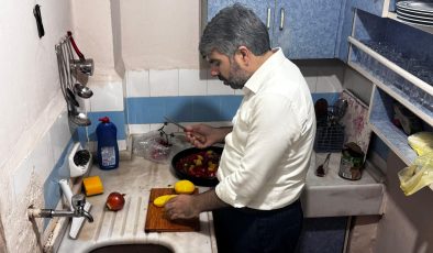 HÜDA PAR’lı Dinç öğrenci evinde yemek yaptı