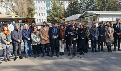 Diyarbakır’da Avukatlar, Fırat Epözdemir’in tutuklanmasına karşı basın açıklaması gerçekleştirdi