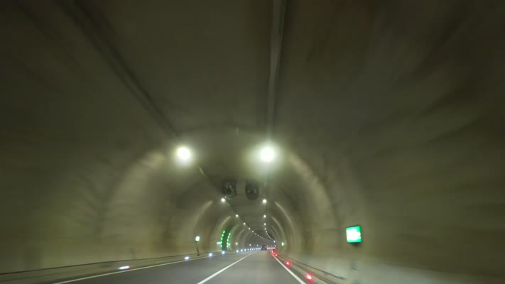 Yapımı tamamlanan Hakkari Yeniköprü Tüneli araç geçişine açıldı
