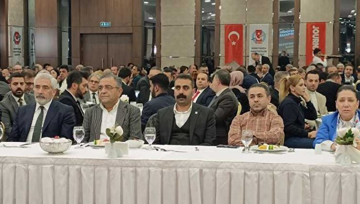 Yılın başarılı gazetecileri ödüllerine kavuştu