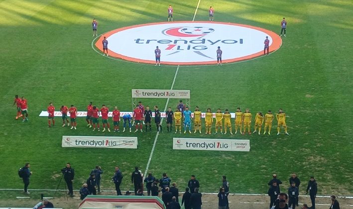 Zorlu Karşılaşmada İlk Düdük Çaldı: Amedspor, Ankaragücü’nü Ağırlıyor