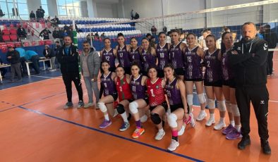 Kadın Voleybol Takımı ligi 3. sırada tamamladı