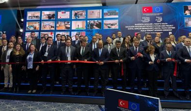 Dijital Gençlik Merkezlerinin açılışı yapıldı