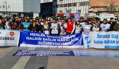 Hekimler Dağkapı meydanından seslendi