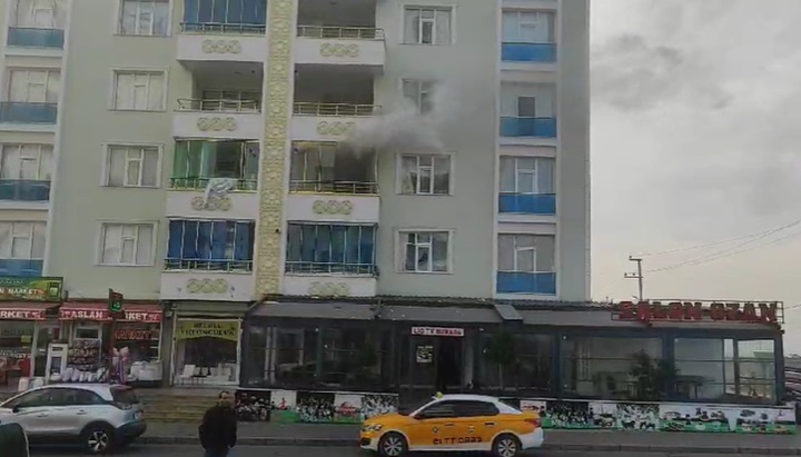 Bağcılarda bir apartmanda faciadan dönüldü