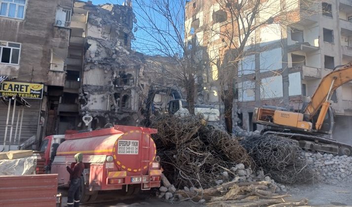 Bağlar’da Yıkım Çalışmaları Başladı