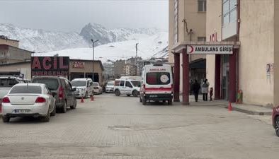 Hakkari’de 43 öğrenci gıda zehirlenmesi şüphesiyle hastaneye kaldırıldı