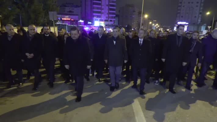 Gaziantep’te depremzedeler için sessiz yürüyüş düzenlendi