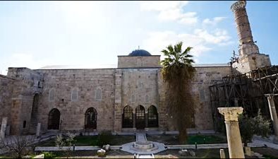 650 yıllık İsa Bey Camisi, ilk teravih namazında cemaatle buluşuyor