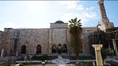 650 yıllık İsa Bey Camisi, ilk teravih namazında cemaatle buluşuyor