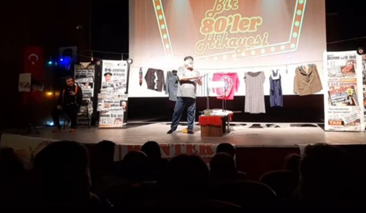 Iğdır’da 80’ler Gecesi tiyatro oyunu sergilendi