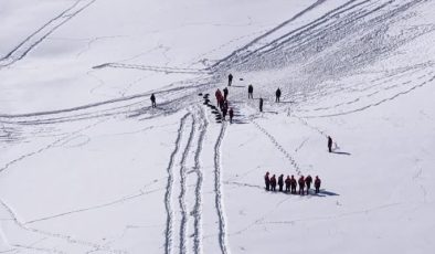 AFAD ekipleri Van’da çığda arama kurtarma eğitimi alıyor