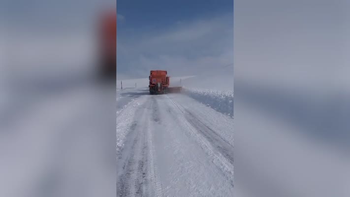 Ağrı’da karla mücadele çalışması yapıldı