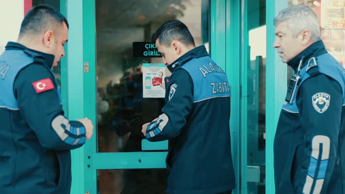 Alanya’da iki zincir markete tarihi geçmiş ürün nedeniyle mühürleme