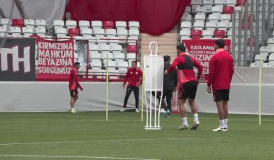 Antalyaspor Teknik Direktörü Belözoğlu’ndan Fenerbahçe maçı açıklaması