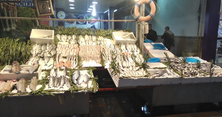 Tezgahlar Dolu, Fiyatlar Ateş Pahası