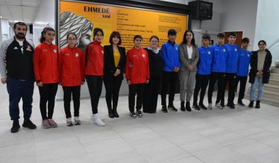 Bağlar Belediyespor’un şampiyonları Ayaz’la buluştu