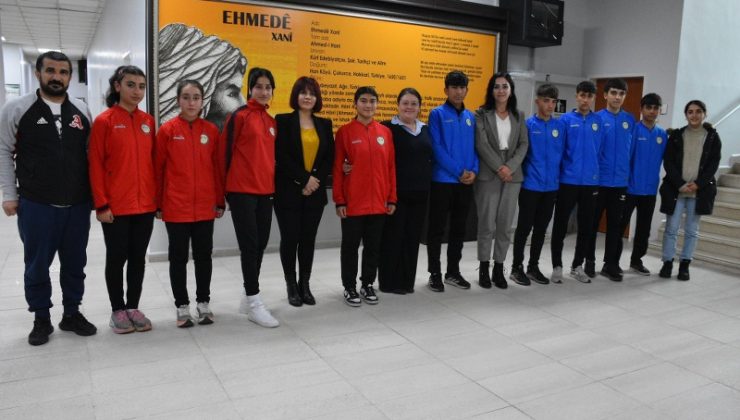 Bağlar Belediyespor’un şampiyonları Ayaz’la buluştu