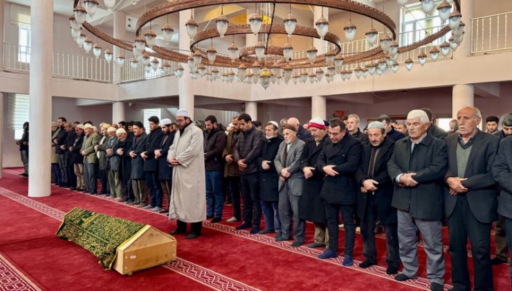 Bingöl’de otobüs kazasında ölen üniversiteli 4 gencin cenazesi defnedildi