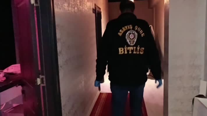 Bitlis merkezli fuhuş çetesine darbe: 9 şüpheli yakalandı