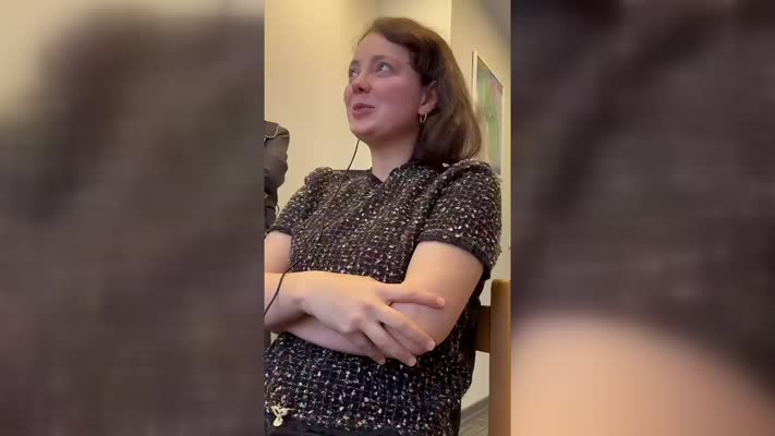 Biyonik kulakla 30 yıl sonra duyma yetisini kazand