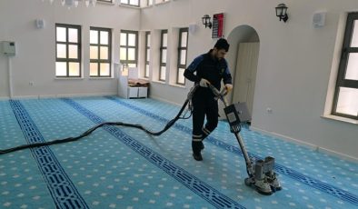 Camilerde Ramazan temizliği başladı