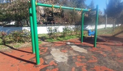 Yenişehir’deki çocuk parkları harap durumda