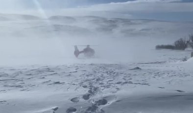 Ambulans helikopter, dağ köyündeki hastayı hastaneye ulaştırıldı