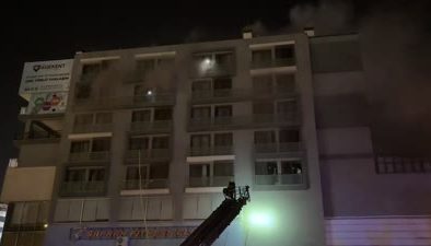 Denizli’de 7 katlı binada yangın çıktı