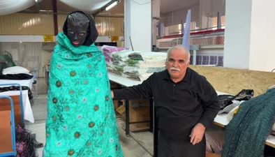 Denizlili tekstilci Afrika’nın geleneksel kıyafetlerini üretiyor