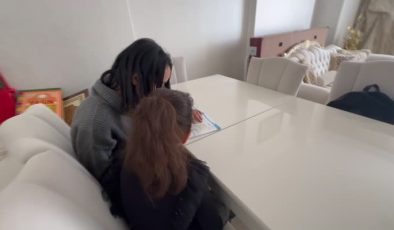 Depremde anne ve babasını kaybeden iki kardeşe koruyucu aile oldular