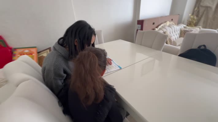 Depremde anne ve babasını kaybeden iki kardeşe koruyucu aile oldular