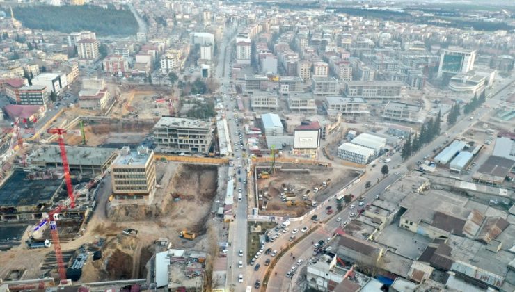 Depremlerin yıkıma neden olduğu il merkezleri havadan görüntülendi