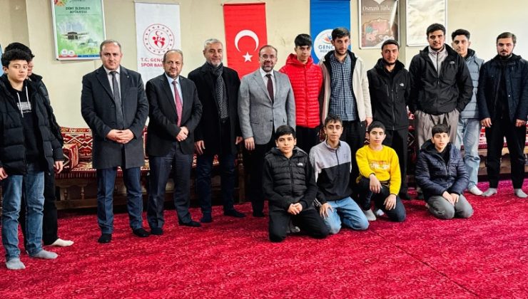 Diyarbakır İl Müftüsü Büyük, gençlerle bir araya geldi