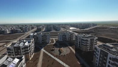 Diyarbakır Oğlaklı’da yapılan konutlara depremzedeler peyderpey yerleşiyor